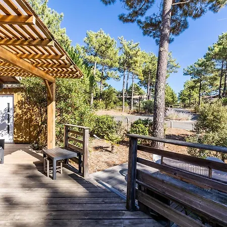 A 500m De La * Carcans